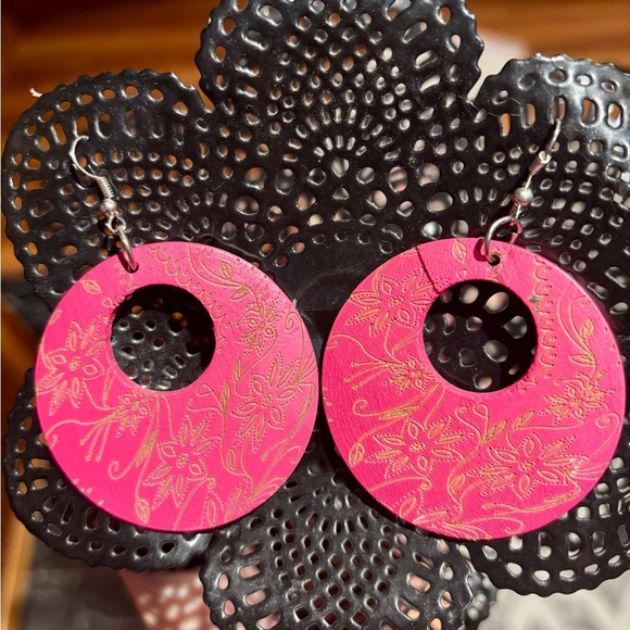 3/$15 - Pink Floral Engraved Wooden Hoop Earrings - Picture 5 of 6